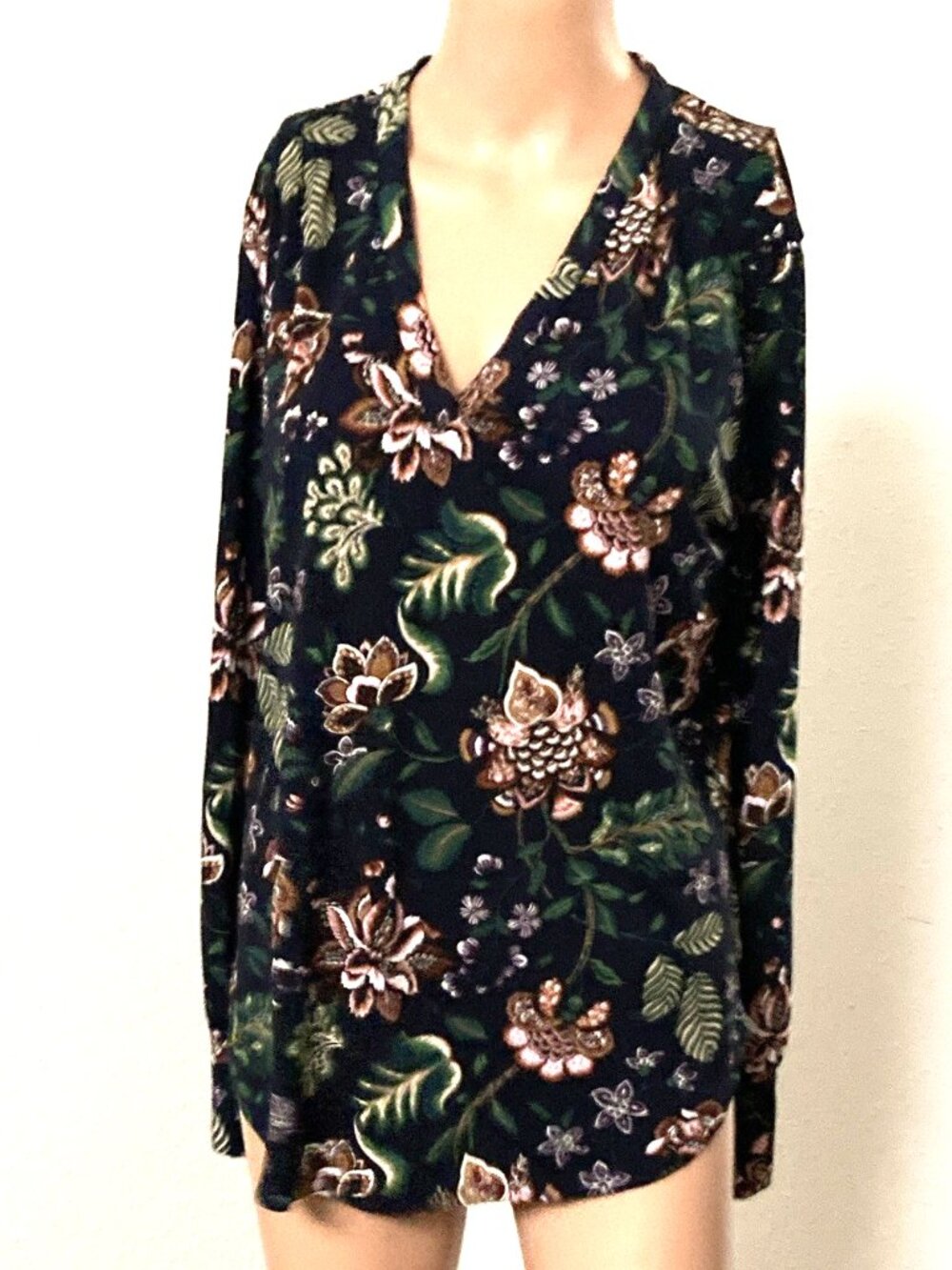 Ann Taylor Factory Women’s Floral Blouse Black V-Neck Long Sleeve Pullover M